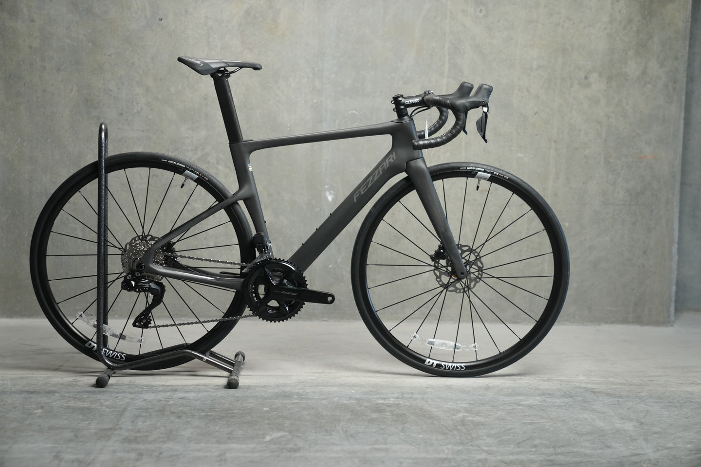 Veyo Elite 105 Di2 Raw Carbon (Small) Outlet 561